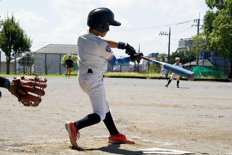 良いスイングをするために指導者が確認すべきポイントとは（写真はイメージ）