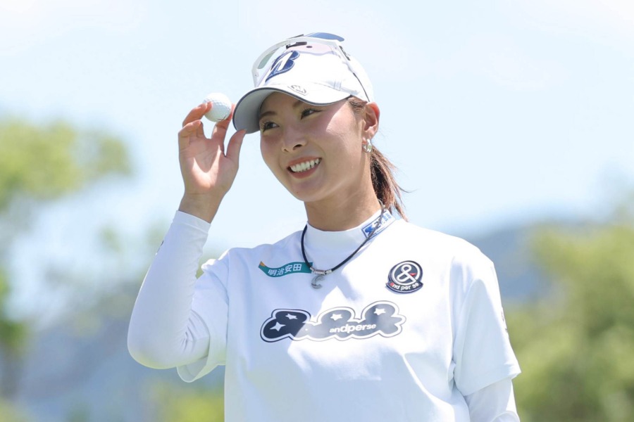 女子プロゴルファーの鶴岡果恋【写真：アフロ】