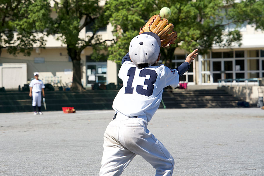 外野守備で片手捕球が重要になる理由とは（写真はイメージ）