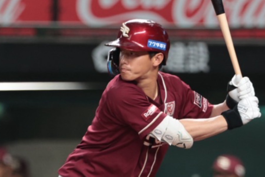 FAとなっている楽天・辰己涼介【写真：岡部直樹】