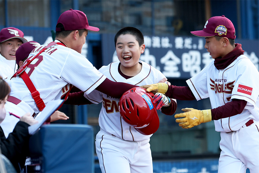 大会初戦で2長打を放った楽天ジュニア・七戸陽向【写真：加治屋友輝】