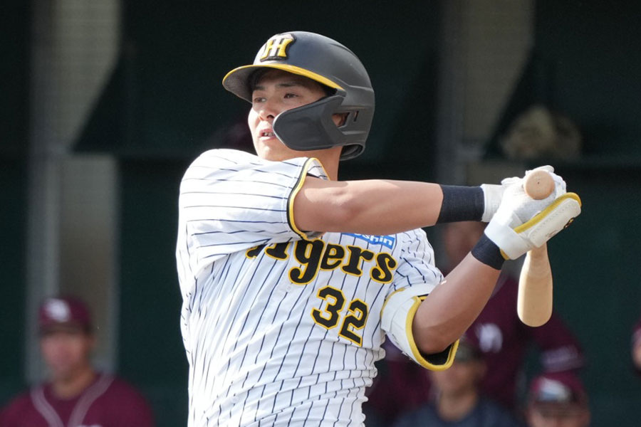 現役ドラフトでロッテに移籍した井上広大【写真:小林靖】