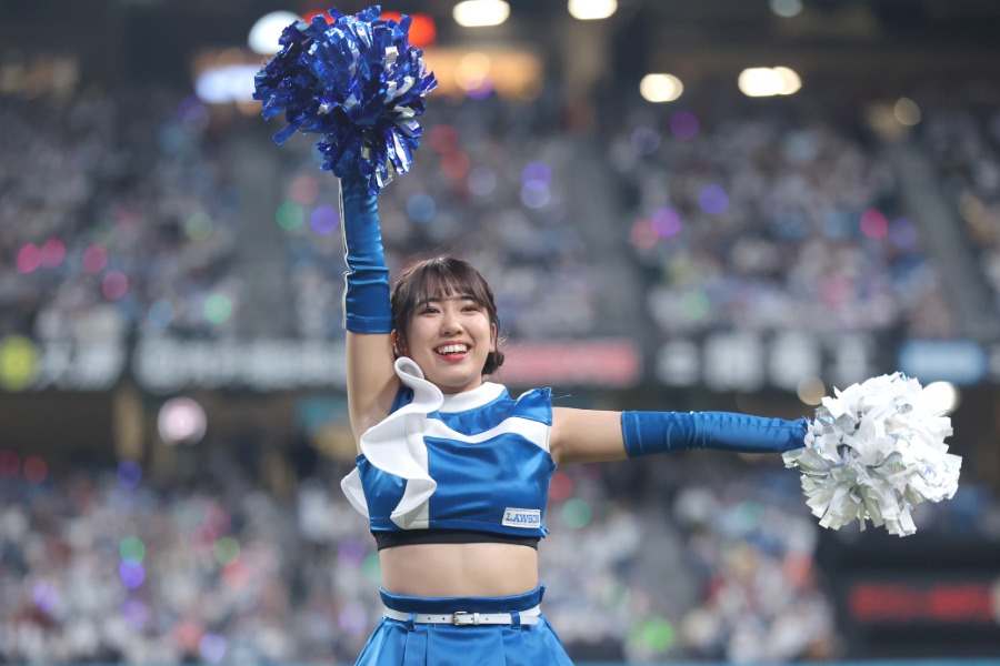 ファイターズガールを卒業する高野実さん【写真提供：産経新聞社】