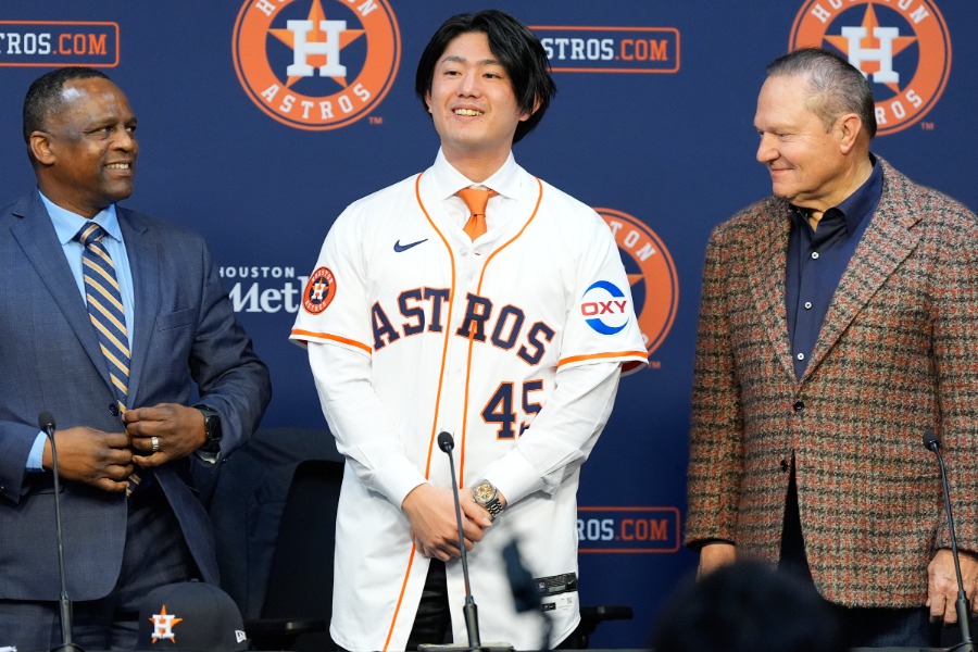 アストロズの入団会見に臨んだ今井達也【写真：アフロ】