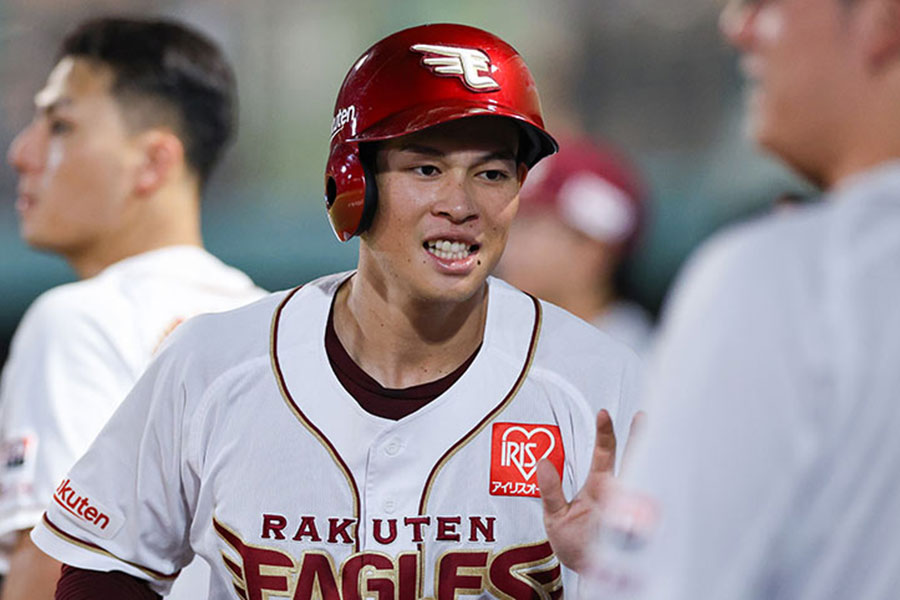 楽天・中島大輔【写真：球団提供】