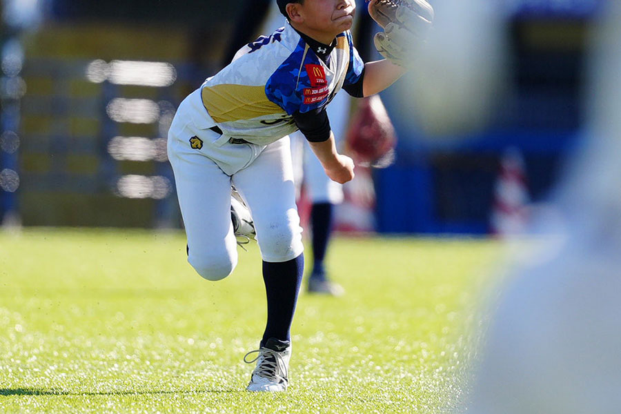 外野からの正確な送球が身に付く練習法とは（写真はイメージ）