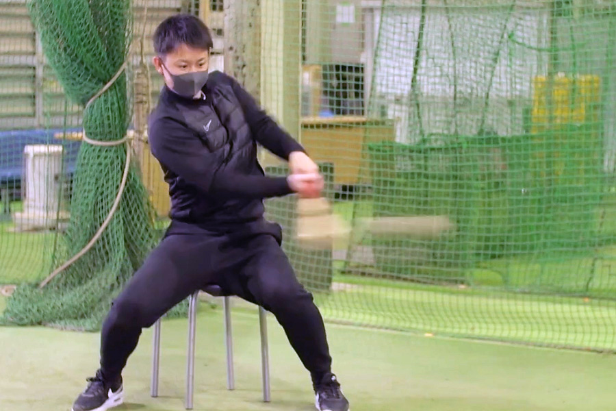 下半身に制限を加えた打撃練習の効能とは【写真:編集部】