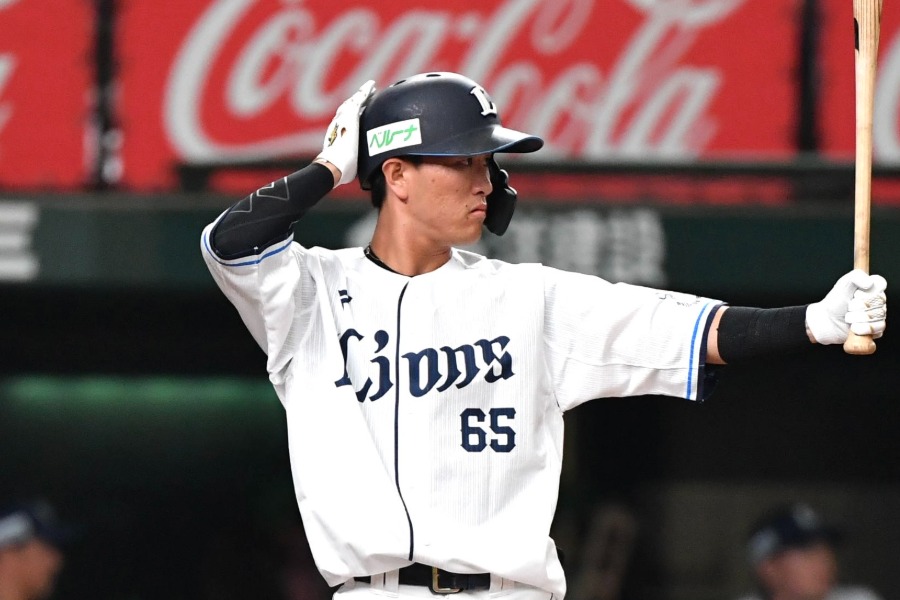 西武からDeNAに移籍する古市尊【写真：小林靖】