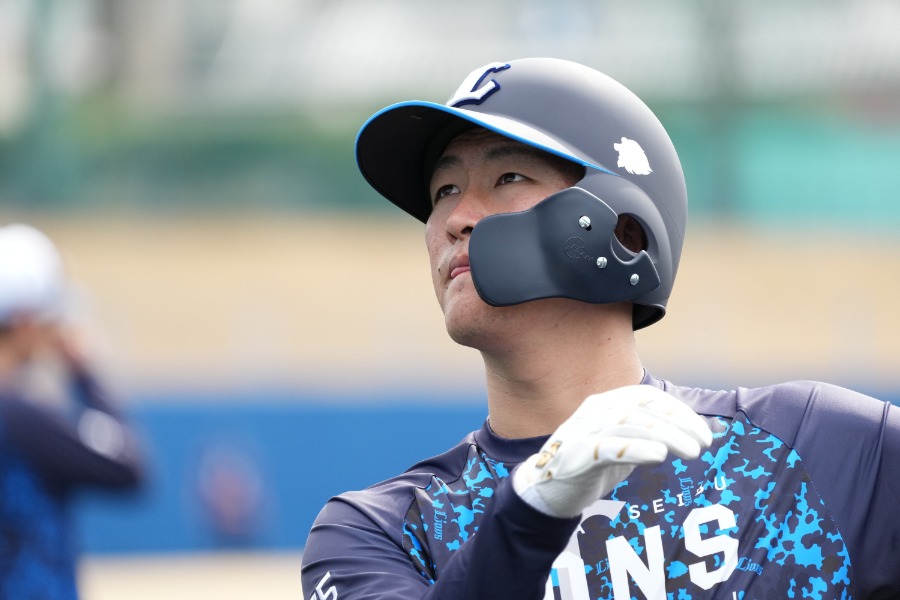 西武からDeNAに移籍する古市尊【写真：小林靖】