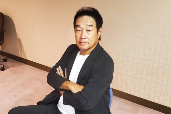 「逃げようかな」自宅に知らない車　猛烈勧誘に辟易…大先輩の誘いも蹴って選んだ道