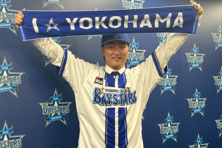 DeNAの入団会見に出席した古市尊【写真：町田利衣】