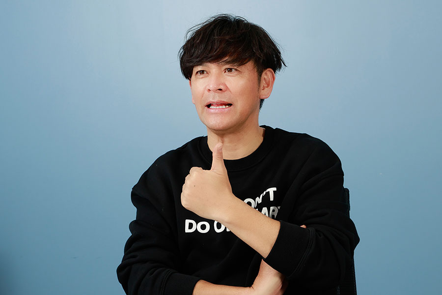 お笑いコンビ「ますだおかだ」の岡田圭右さん【写真：小池義弘】