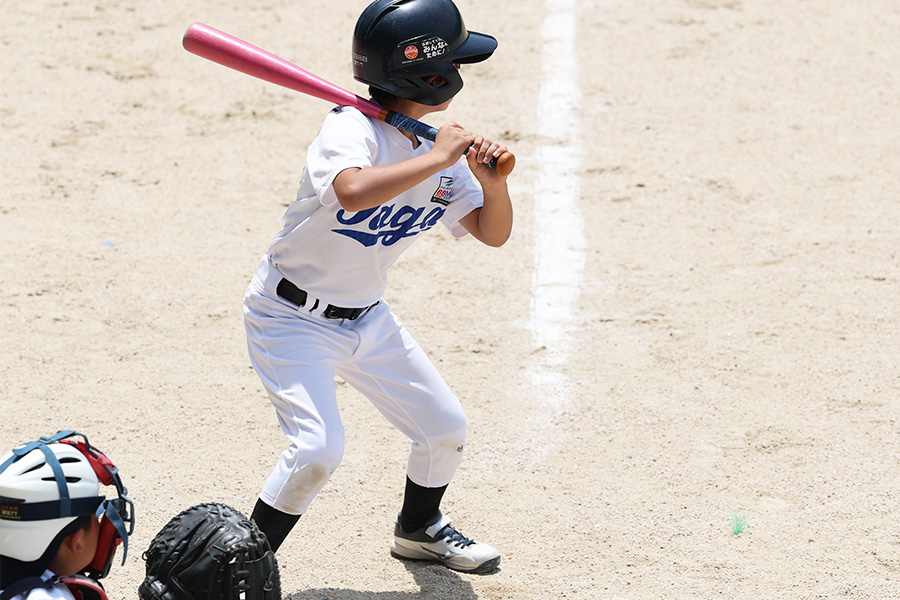 低学年から覚えたいパワーを発揮できる打撃の姿勢とは（写真はイメージ）