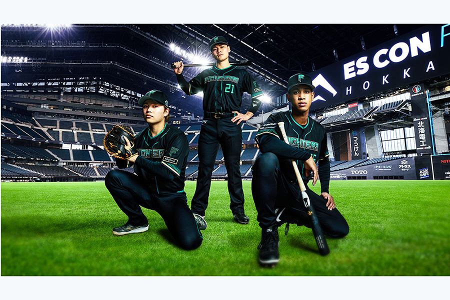 エスコンフィールドユニフォームを身にまとった日本ハム・田宮裕涼、清宮幸太郎、万波中正（左から）【写真：球団提供】