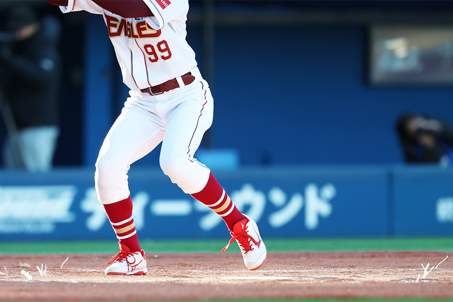 適切な打撃の体重移動を覚える練習法とは(写真はイメージ)