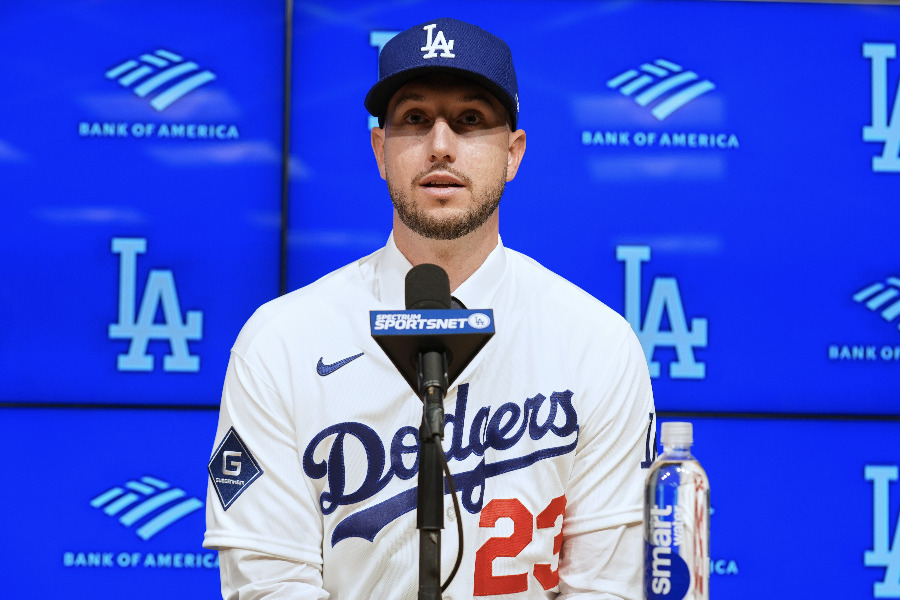 ドジャース入団会見に臨んだカイル・タッカー【写真：アフロ】