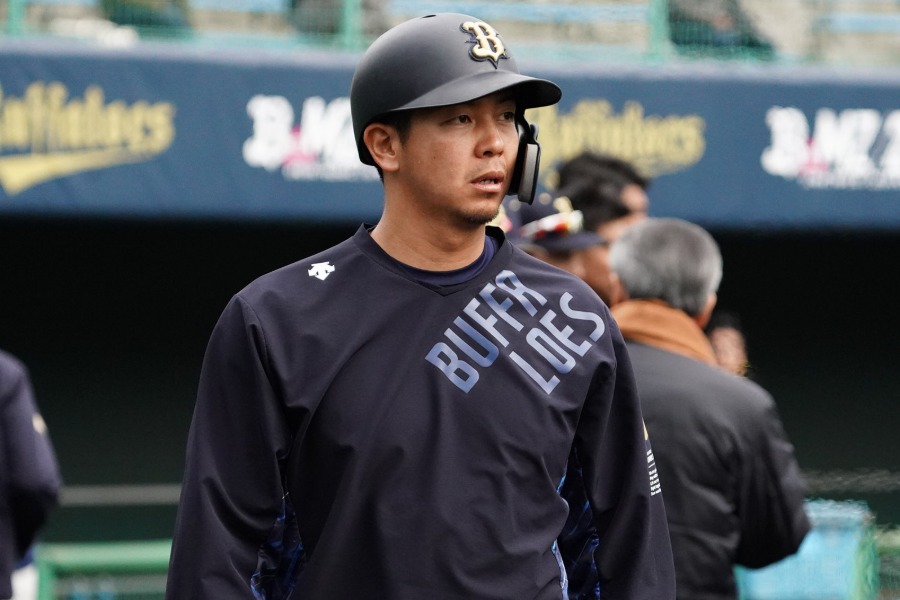 オリックス時代の白崎浩之【写真：荒川祐史】