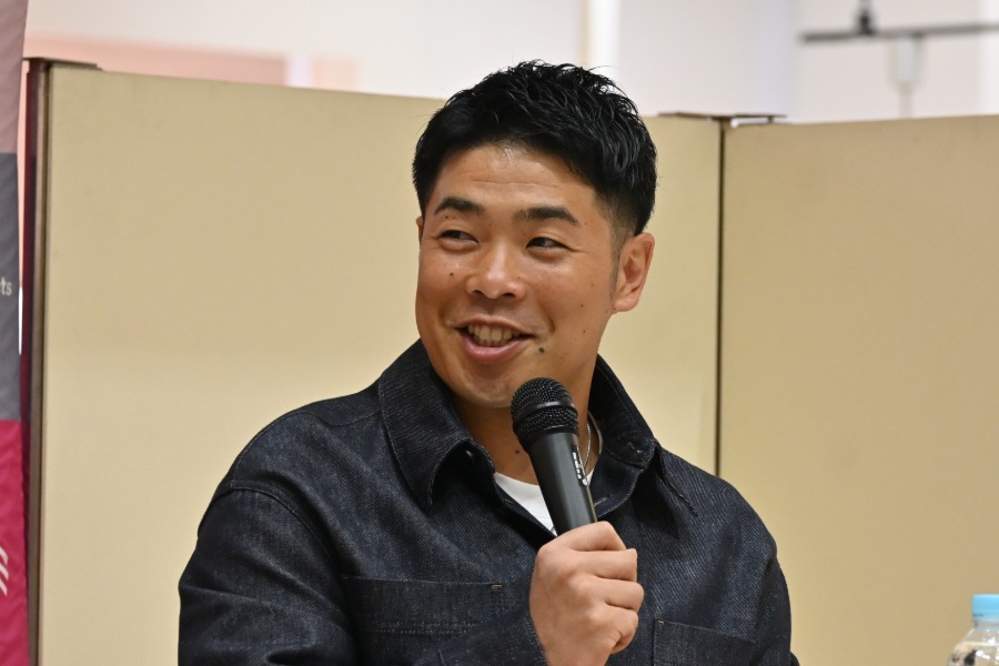 トークショーを行ったソフトバンク・近藤健介【写真:長濱幸治】