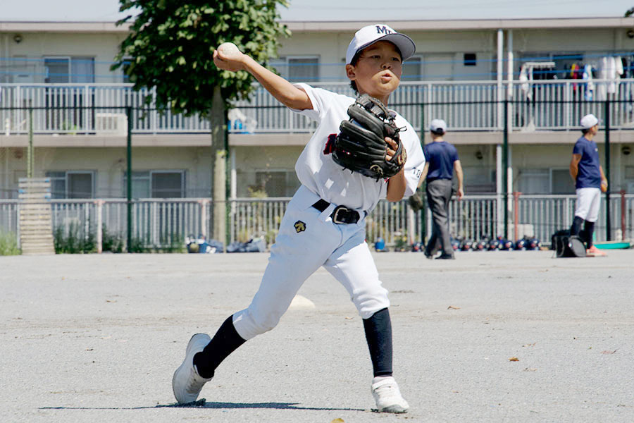 「体幹主導」の送球が身に付く練習法とは（写真はイメージ）