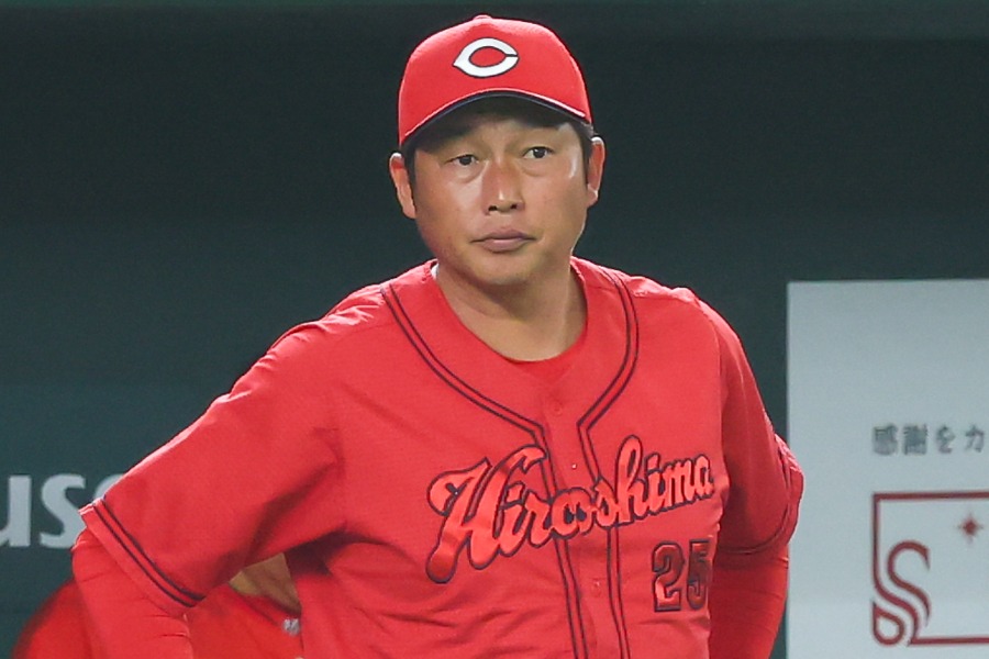 広島・新井貴浩監督【写真：加治屋友輝】