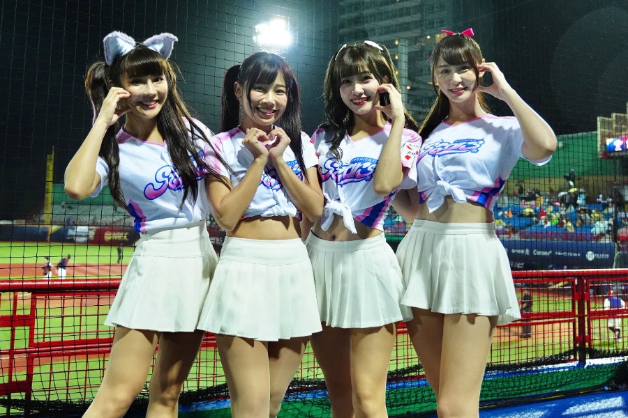 台湾チア【写真：小林靖】
