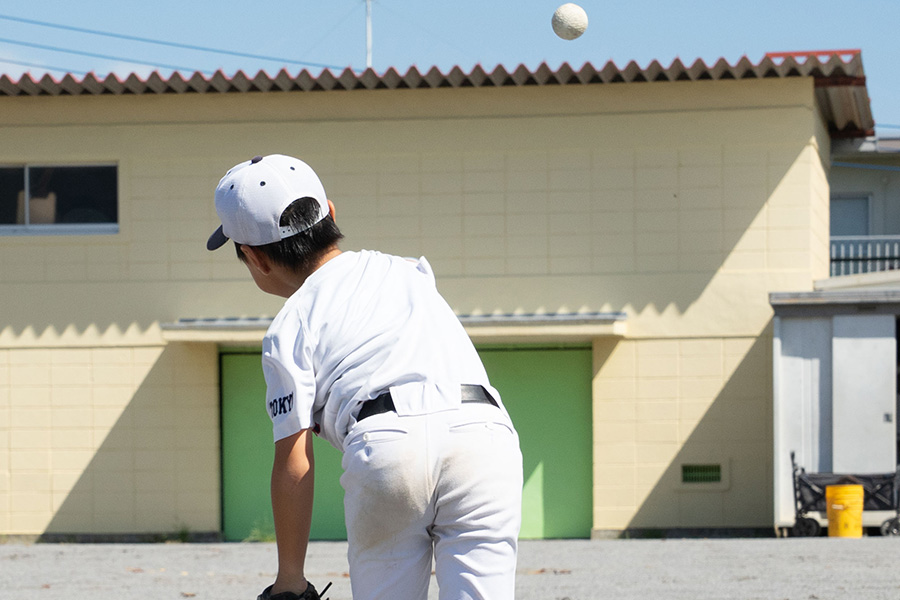 軸足に溜めた力をうまくボールに伝える練習法とは（写真はイメージ）