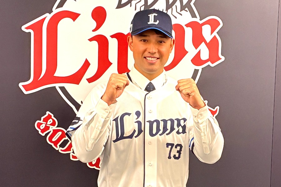 入団会見を行った西武・林安可【写真:伊藤順一】