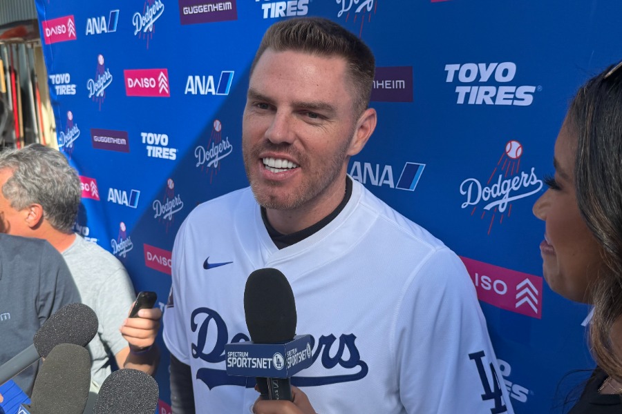 取材に応じたドジャースのフレディ・フリーマン【写真：小谷真弥】