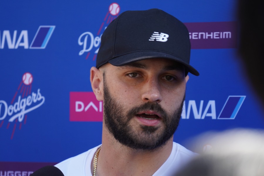 取材に応じたドジャースののタナー・スコット【写真：上野明洸】