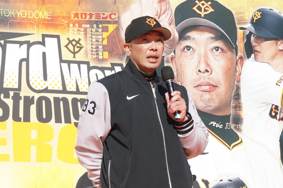 トークショーに参加した巨人・阿部慎之助監督【写真：湯浅大】