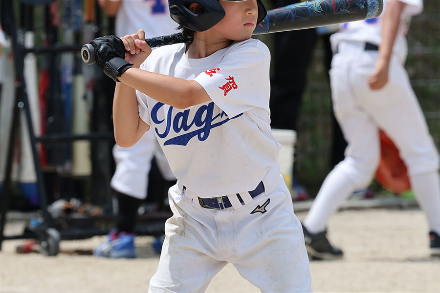 “目線”で変わる理想の打撃のステップとは（写真はイメージ）