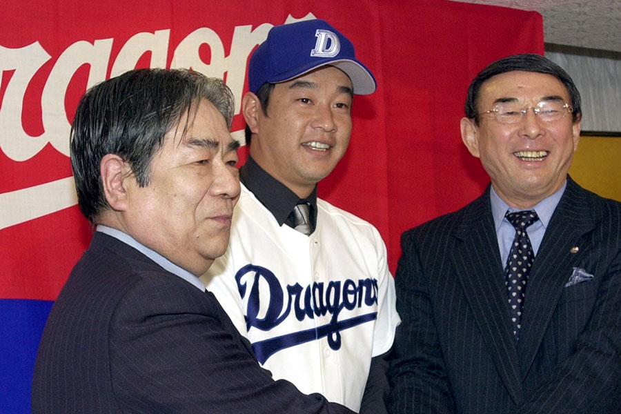 中日入団会見に出席した紀藤真琴氏【写真提供：産経新聞社】