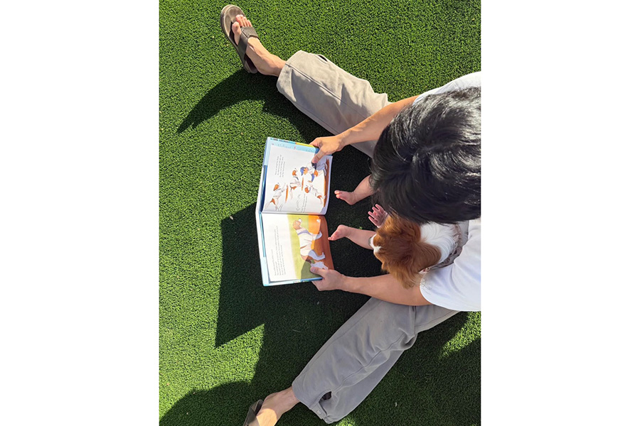 ドジャース・大谷翔平と愛犬・デコピン(写真はスクリーンショット)