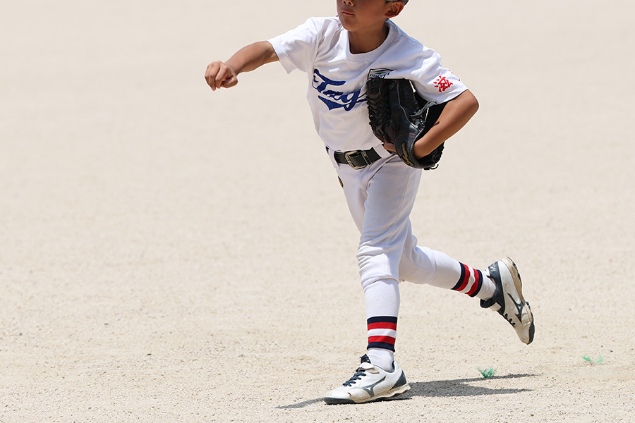 全身が連動し投球に力が伝わるトレーニングとは（写真はイメージ）