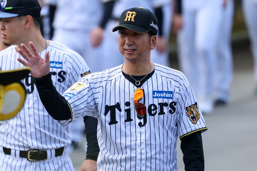 阪神・藤川球児監督【写真：加治屋友輝】