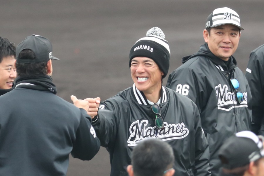 臨時コーチとして参加する松井稼頭央氏【写真提供：産経新聞社】