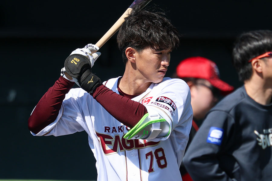 楽天・吉野創士【写真：加治屋友輝】