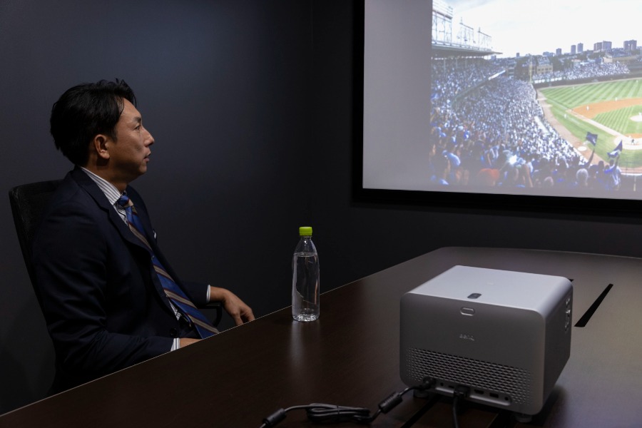 明るい部屋でも暗い部屋でも視聴体験は良好だ