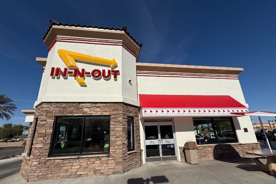 キャンプ地にある「In-N-Out」の店舗【写真：小谷真弥】