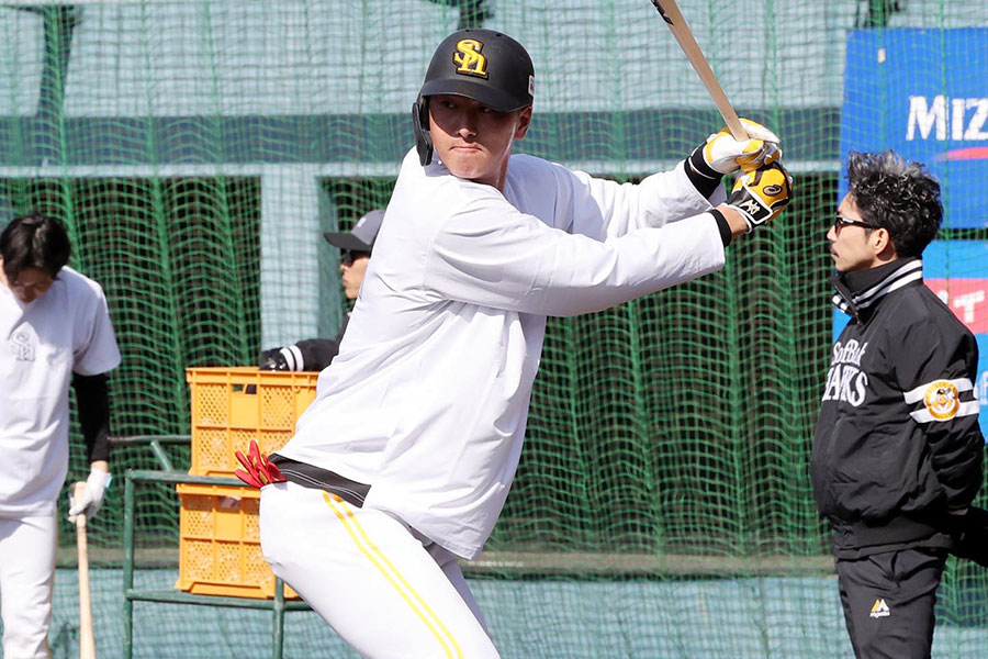 ソフトバンク・秋広優人【写真：栗木一考】