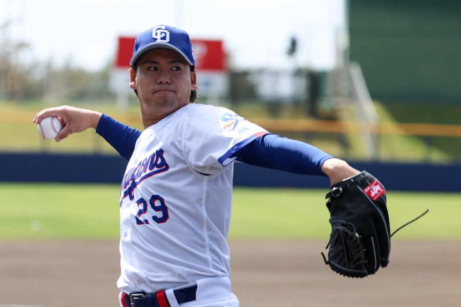 春季キャンプで汗を流す中日・松木平優太【写真：加治屋友輝】