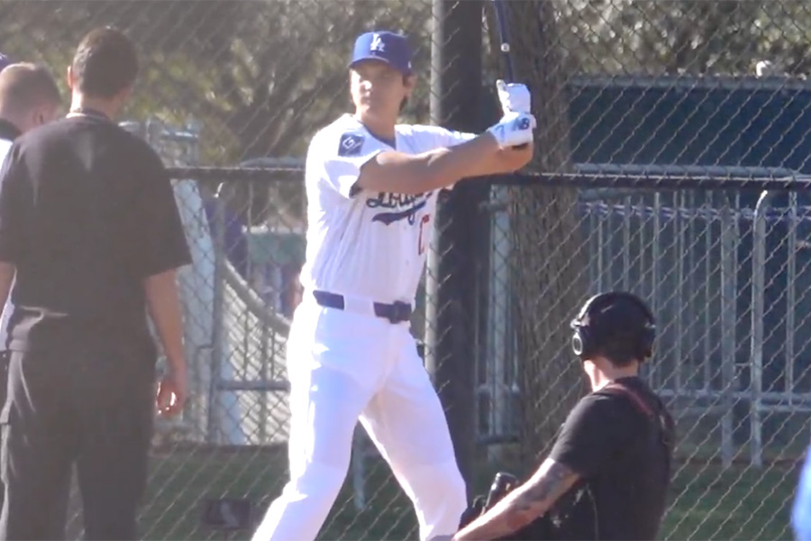 ユニホーム姿を披露した大谷翔平【写真：小谷真弥】