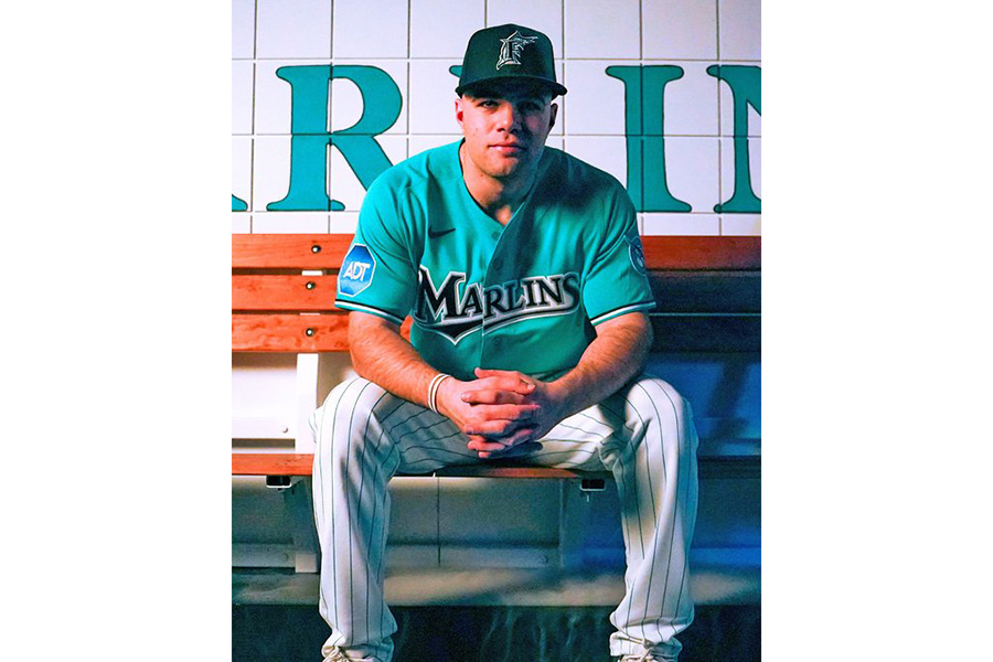 マーリンズの特別ユニホーム【写真：MLB公式Xより】