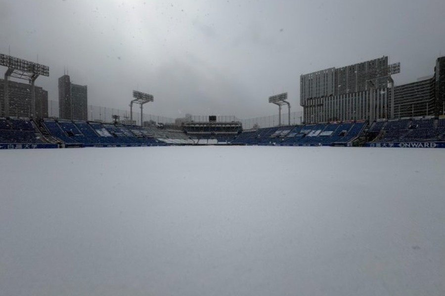 雪が積もった神宮球場【写真提供：明治神宮野球場】