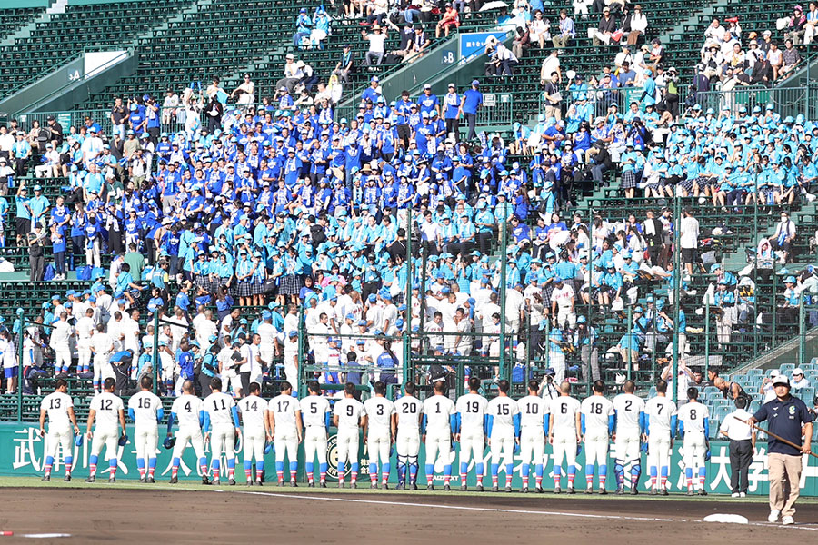 2024年夏の甲子園に出場した花咲徳栄高ナイン【写真：加治屋友輝】