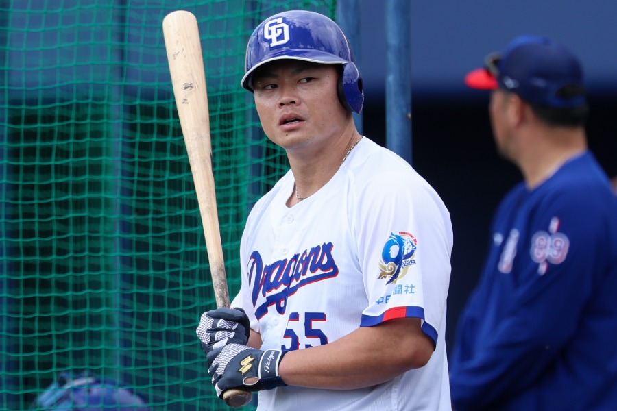 中日・細川成也【写真：加治屋友輝】