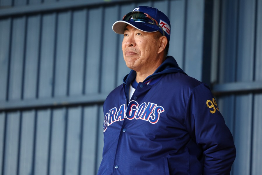 中日・井上一樹監督【写真：加治屋友輝】