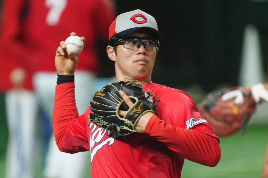 広島時代の宇草孔基【写真：小林靖】