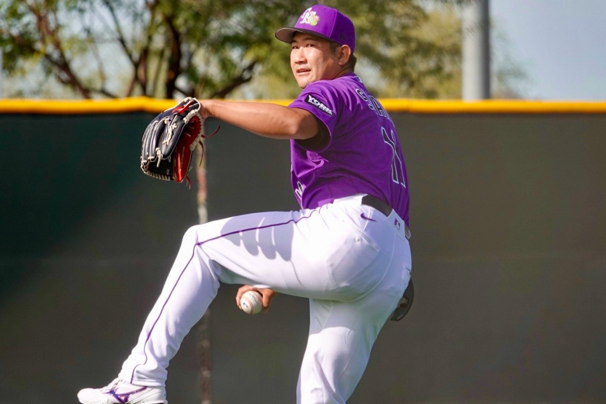 紫色のユニホームが新鮮なロッキーズ・菅野智之【写真：小谷真弥】