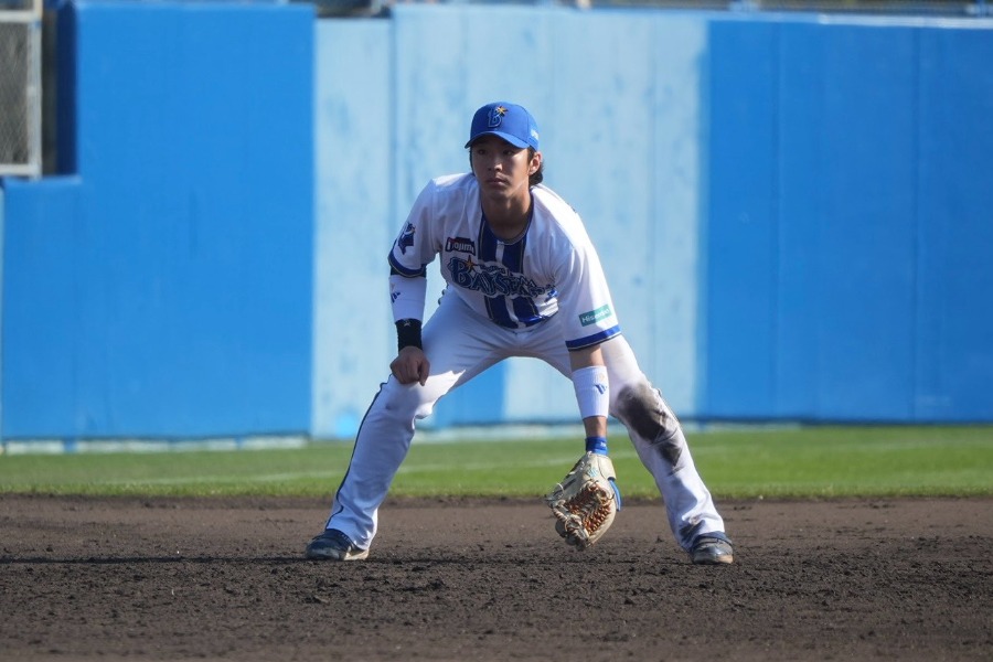 三塁に守備に就いたDeNA・度会隆輝【写真：町田利衣】